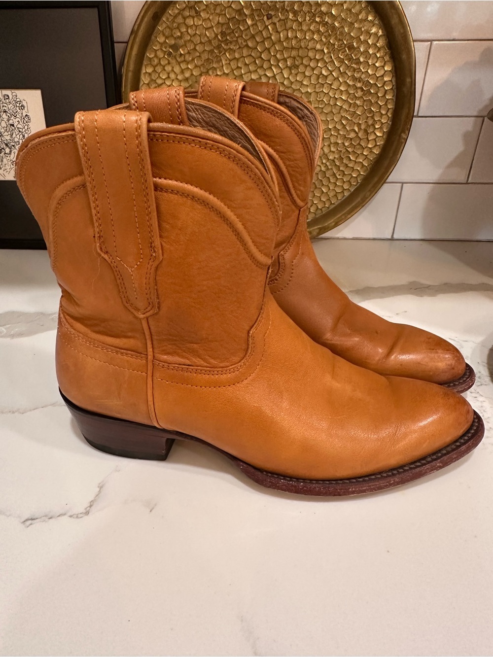 Women’s Tecovas sz 6